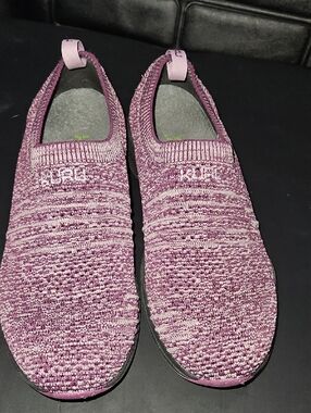 Kuru Women's Slip-On Knit Sneakers in Mauve/Pink Mix Size 8.5